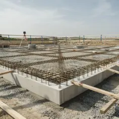 Jak głęboki fundament pod ogrodzenie? Oto kluczowe wskazówki dla Ciebie