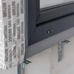 Poznaj prawidłową liczbę kotew na okno i zasady ich mocowania