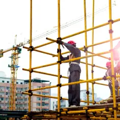 Monter rusztowań: Brutalna prawda o zawodzie, który może zmienić twoje życie