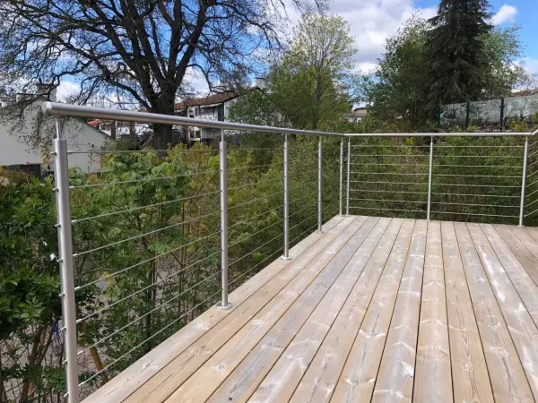 Mocowanie balustrady do czoła balkonu: Poradnik krok po kroku