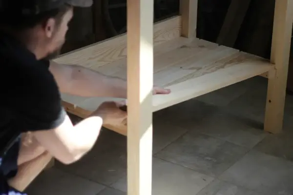 Stół z kantówek DIY: Poradnik krok po kroku jak zbudować własny