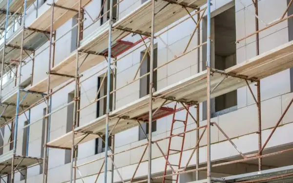 Jak obliczyć rusztowanie? Praktyczny poradnik krok po kroku